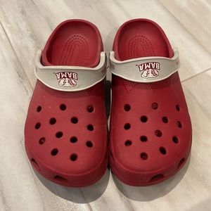 Alabama Crimson Tide red crocs. Plus size women’s 10-11